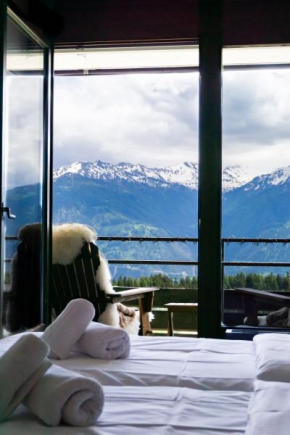 Ace Location with Pool & Sauna